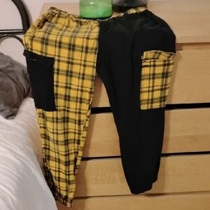 Hot Topic VintageYellow Plaid & Black Two-Tone Cargo Joggers